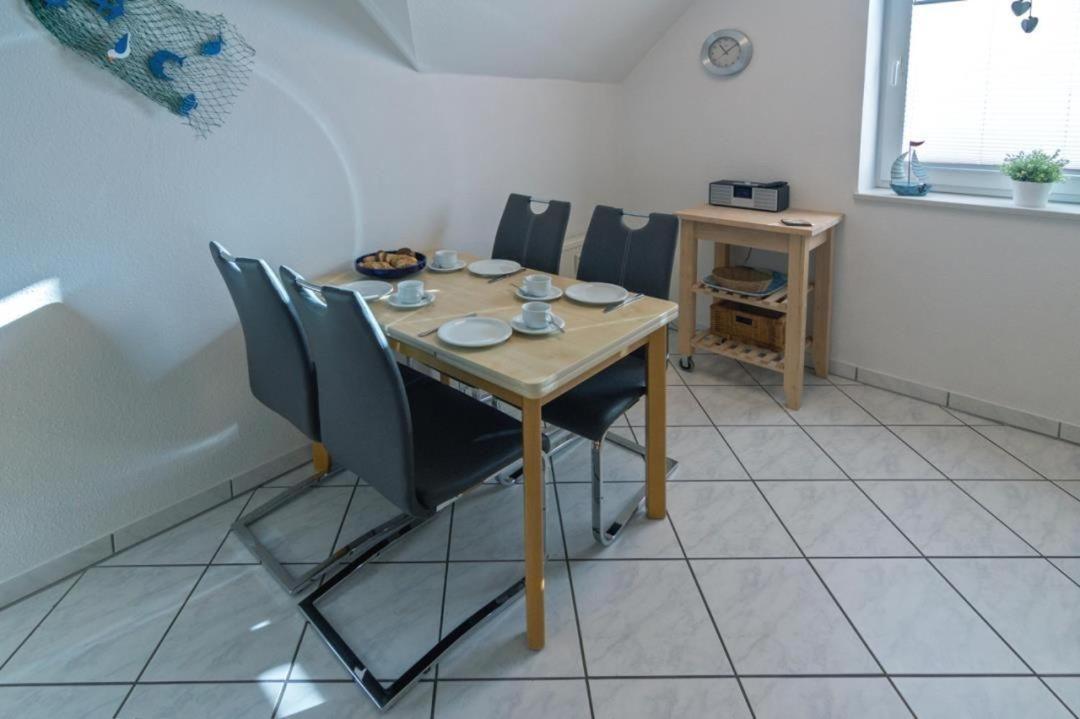 ´Ferienwohnung Nörddiek - Strandnähe - Meerblick Norddeich  Exterior foto